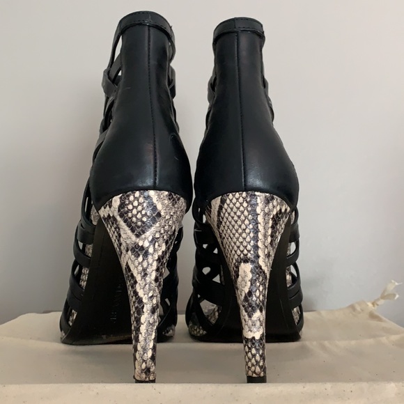 BCBGMAXAZRIA ELENI WOMENS LEATHER CAGED SANDALS - Picture 9 of 13